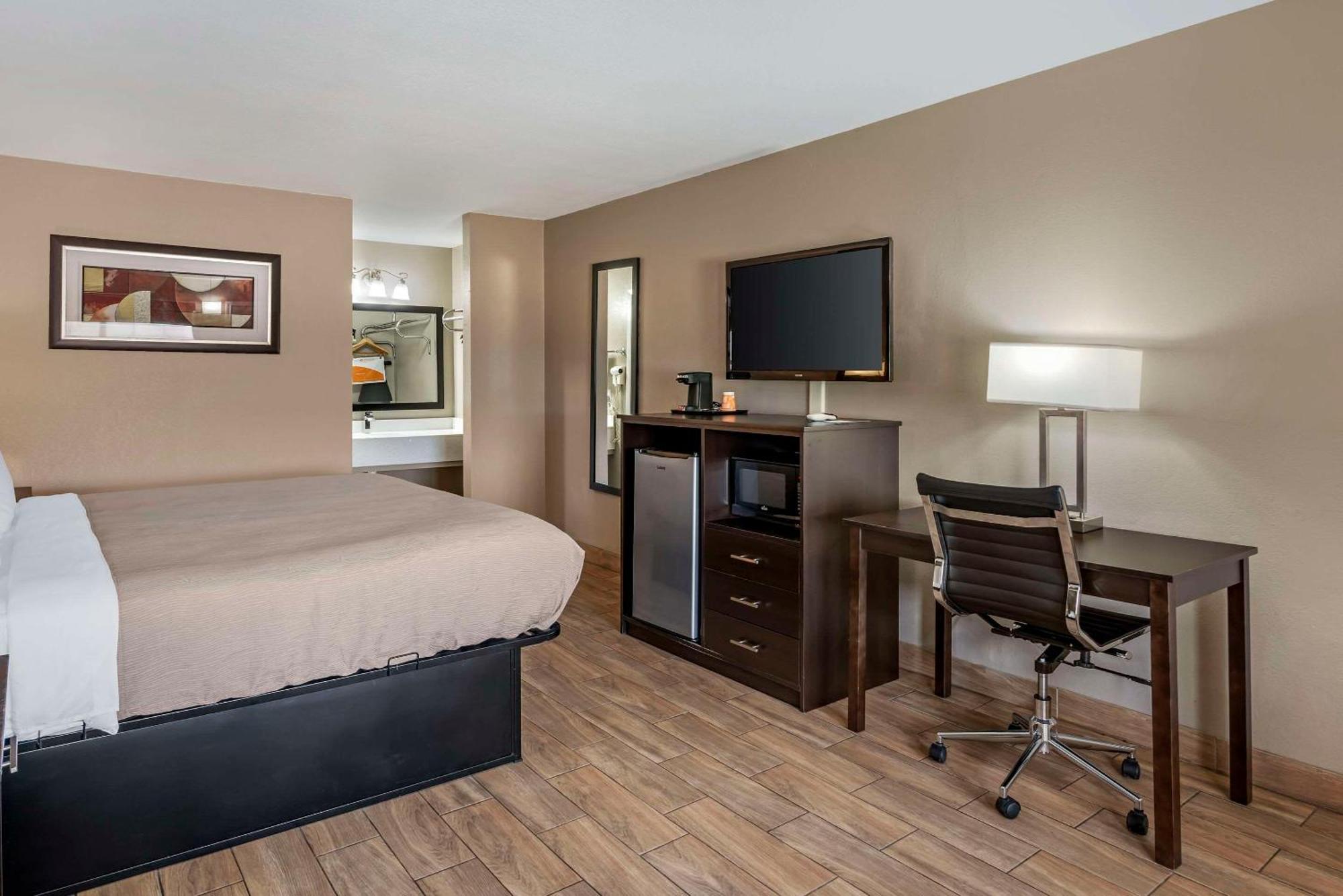 Quality Inn & Suites New Boston Bagian luar foto