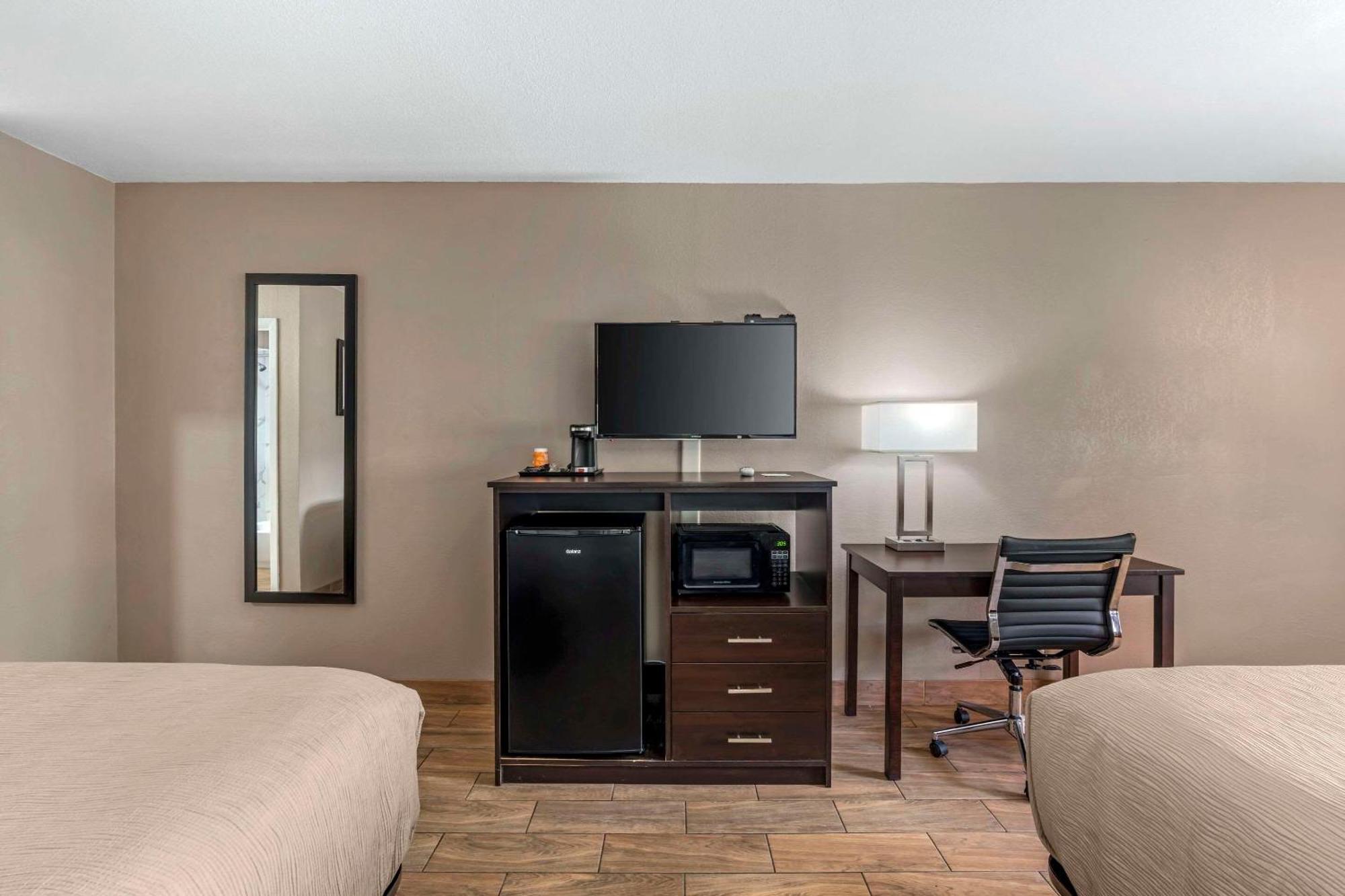Quality Inn & Suites New Boston Bagian luar foto