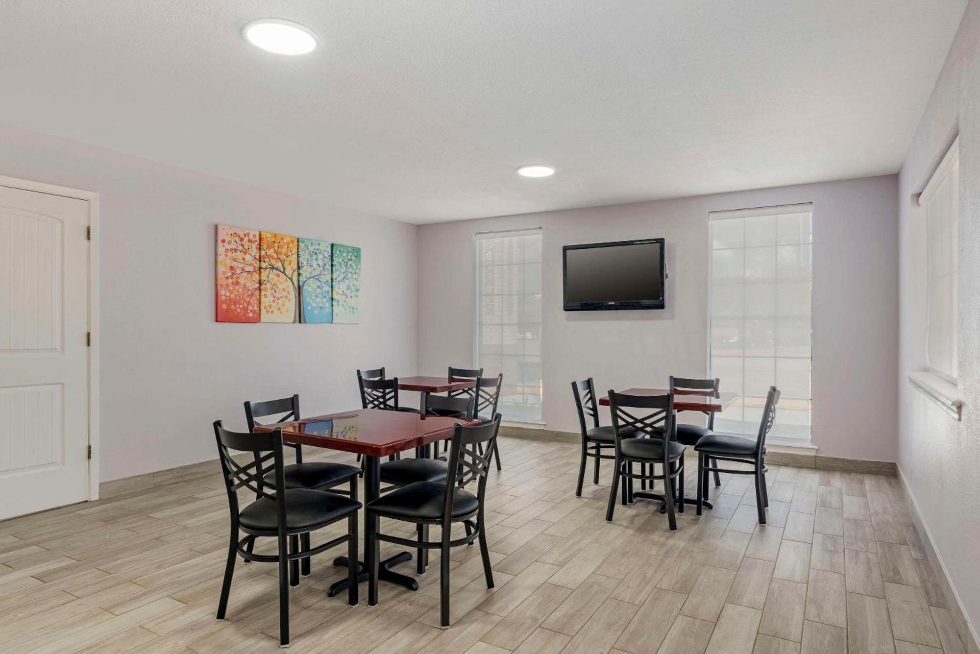 Quality Inn & Suites New Boston Bagian luar foto