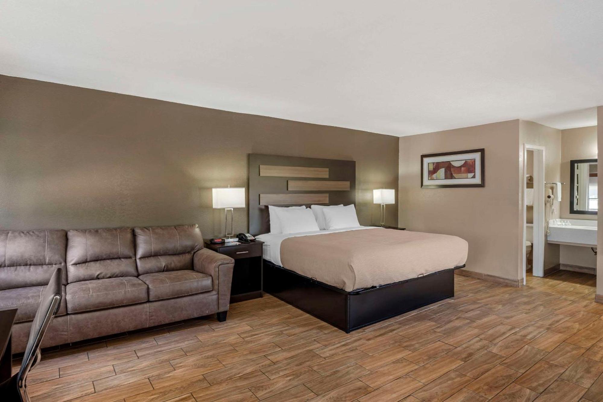 Quality Inn & Suites New Boston Bagian luar foto