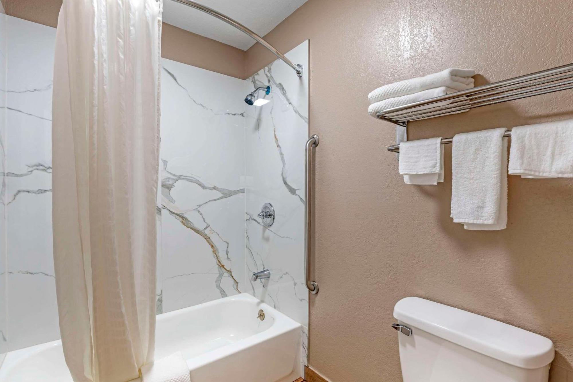 Quality Inn & Suites New Boston Bagian luar foto