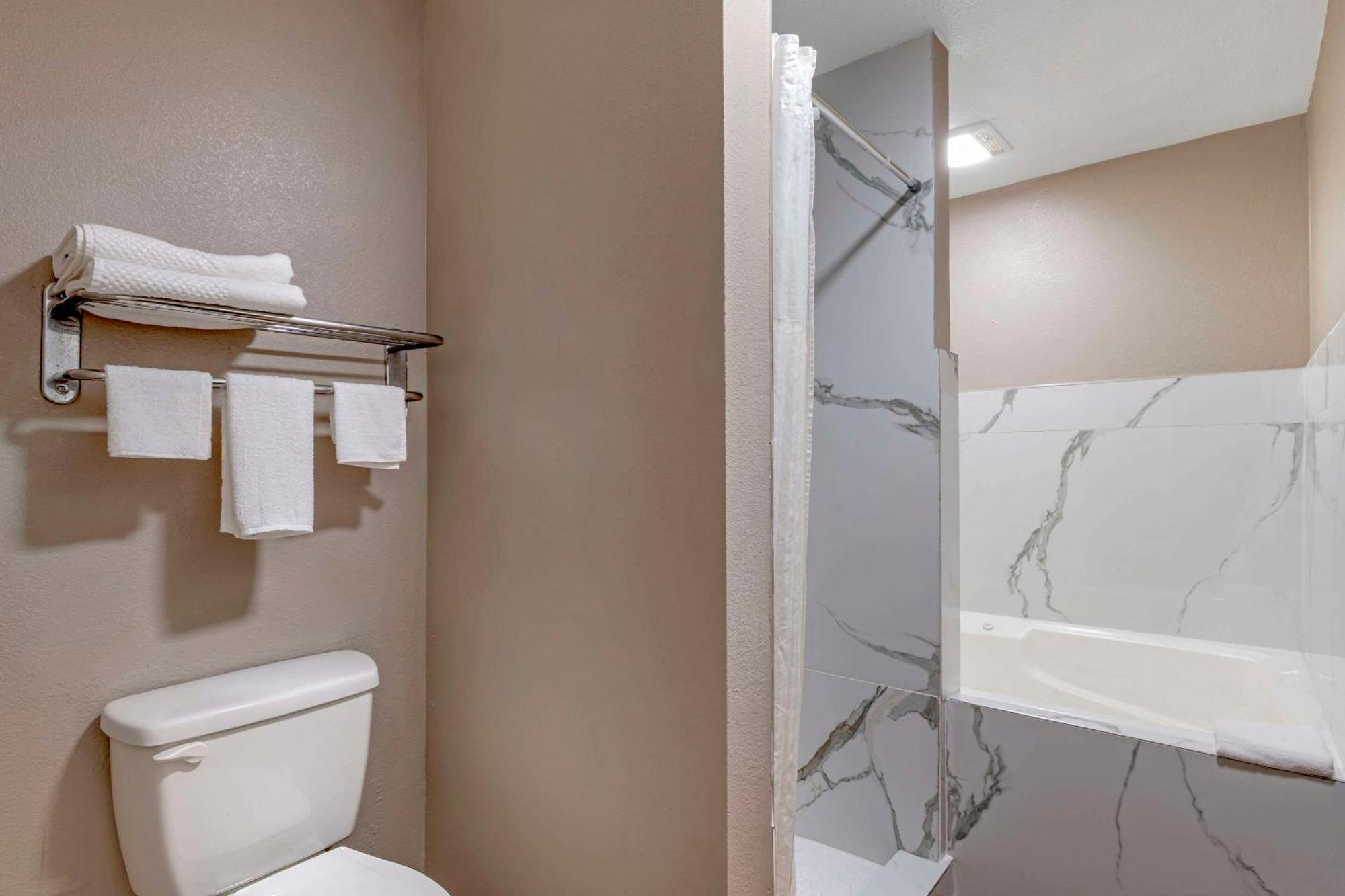 Quality Inn & Suites New Boston Bagian luar foto