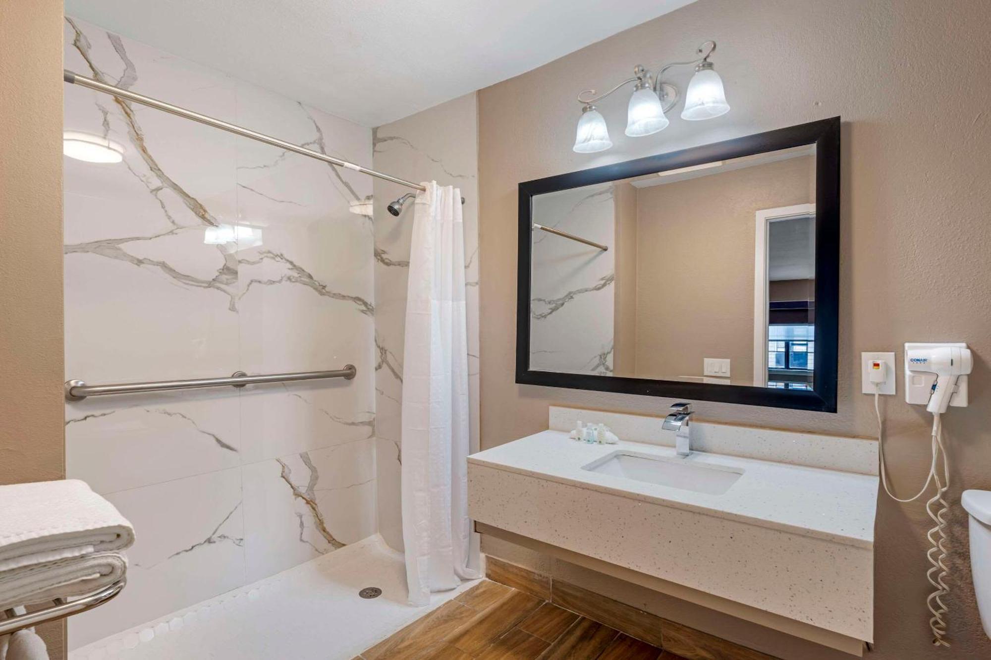 Quality Inn & Suites New Boston Bagian luar foto