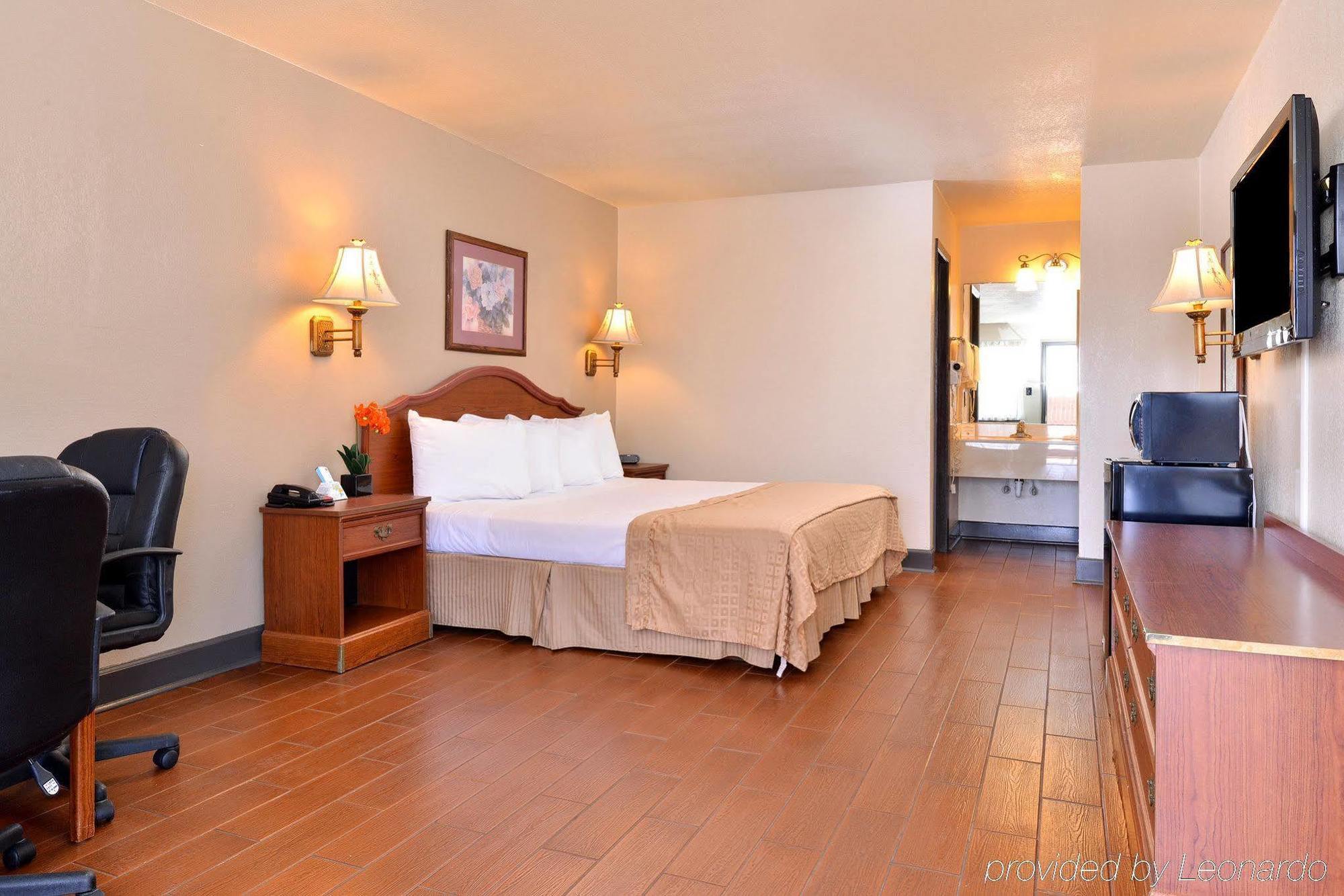 Quality Inn & Suites New Boston Bagian luar foto